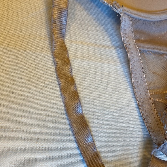 Rene Rofe Tan/Nude Underwire Lace Push Up Bra, Size 40C. - Picture 6 of 6